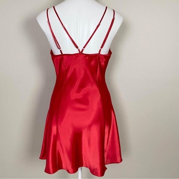 90s Vintage Victoria’s Secret Red Satin Slip - Picture 4 of 4